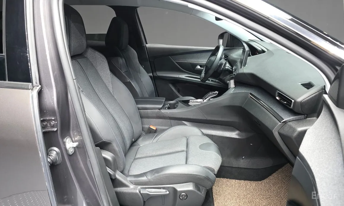 Peugeot 3008, 2022 — фото 11 из 12