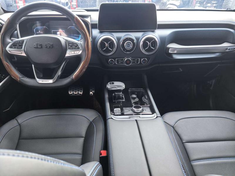 BAIC Beijing BJ40, 2025 — фото 4 из 11