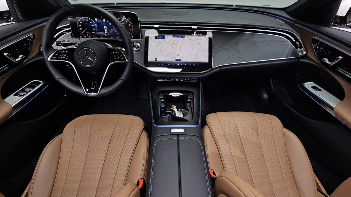 Mercedes-Benz E-Class, 2025 — фото 7 из 12