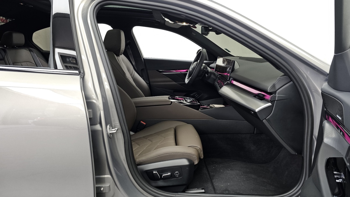 BMW 5 Series, 2025 — фото 11 из 12