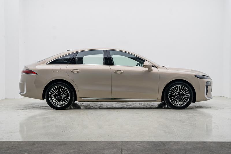 Roewe M7 DMH, 2025 — фото 8 из 12