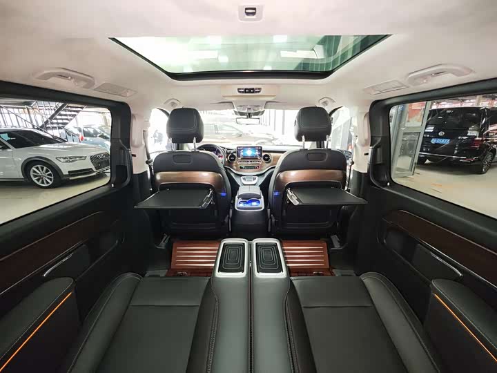 Mercedes-Benz V-Class, 2022 — фото 9 из 9