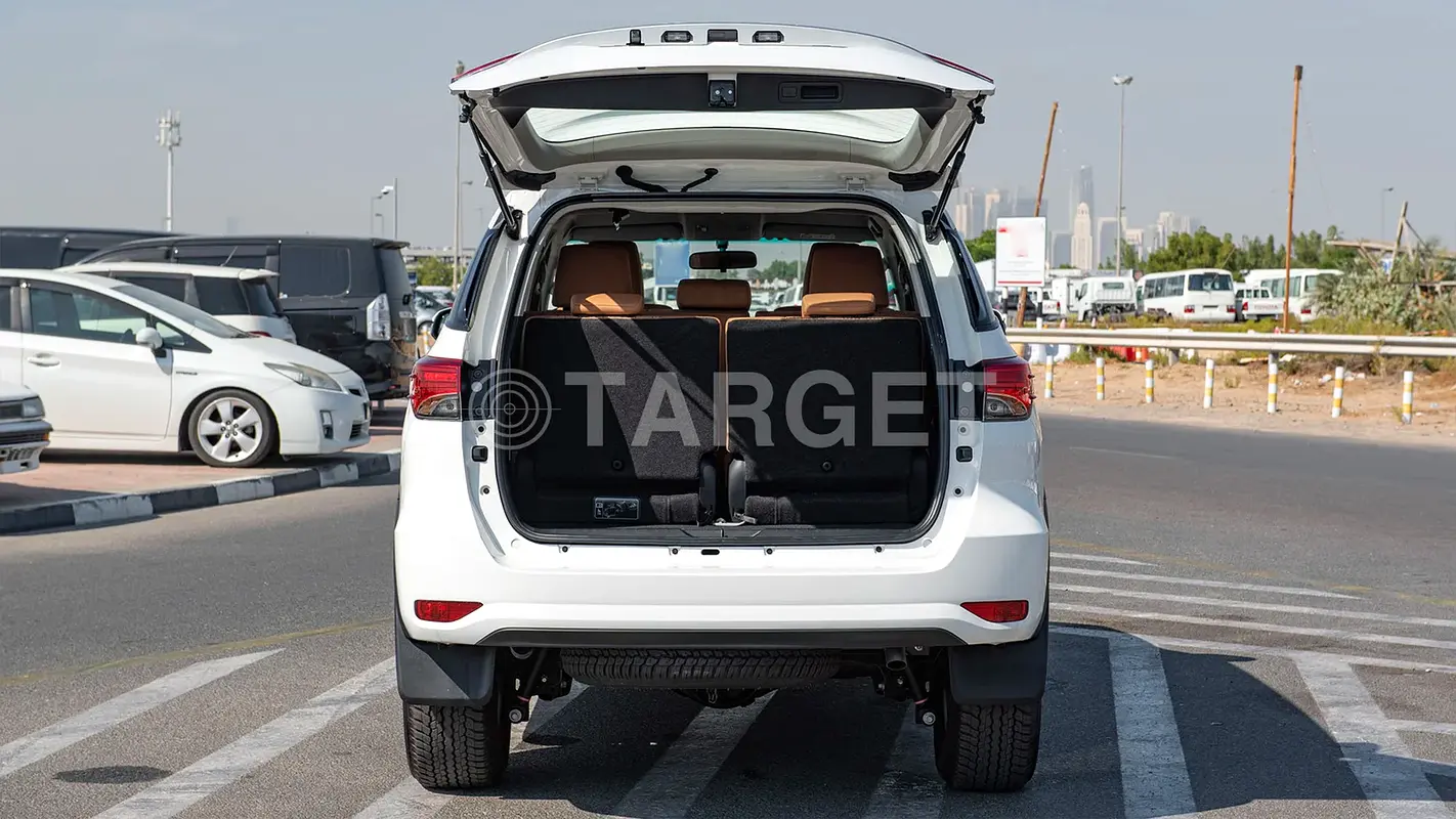 Toyota Fortuner, 2026 — фото 6 из 10