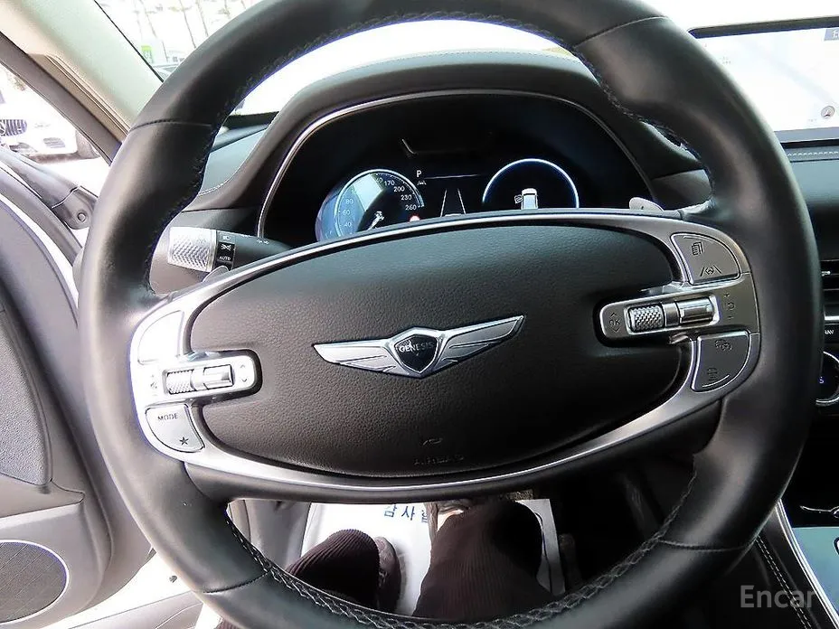 Genesis GV80, 2022 — фото 8 из 12
