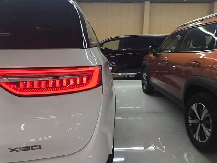 Jetour X90 Pro, 2025 — фото 8 из 9