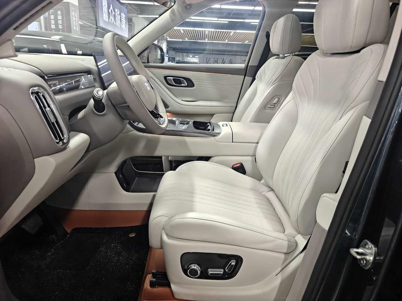Geely Galaxy M9, 2025 — фото 12 из 12