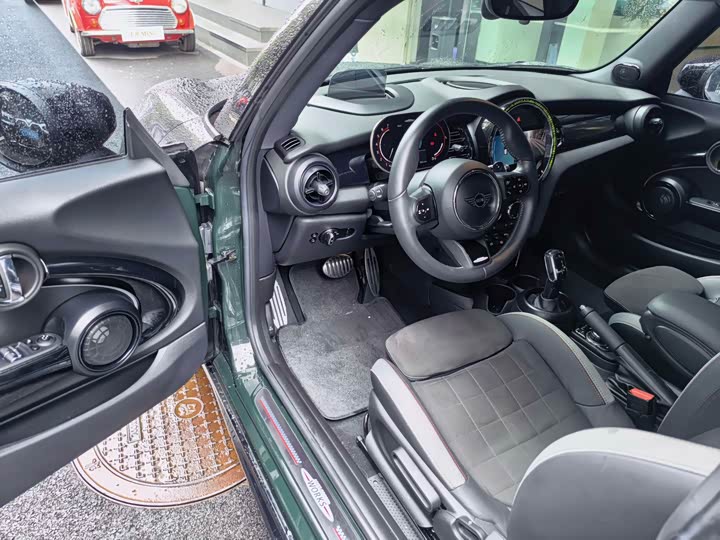 Mini Mini JCW, 2021 — фото 8 из 9