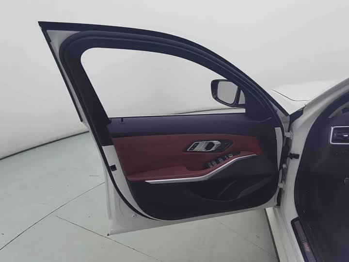BMW i3, 2024 — фото 7 из 9