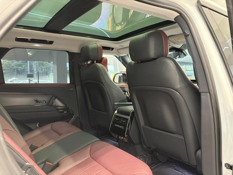 Land Rover Range Rover Sport, 2023 — фото 12 из 12