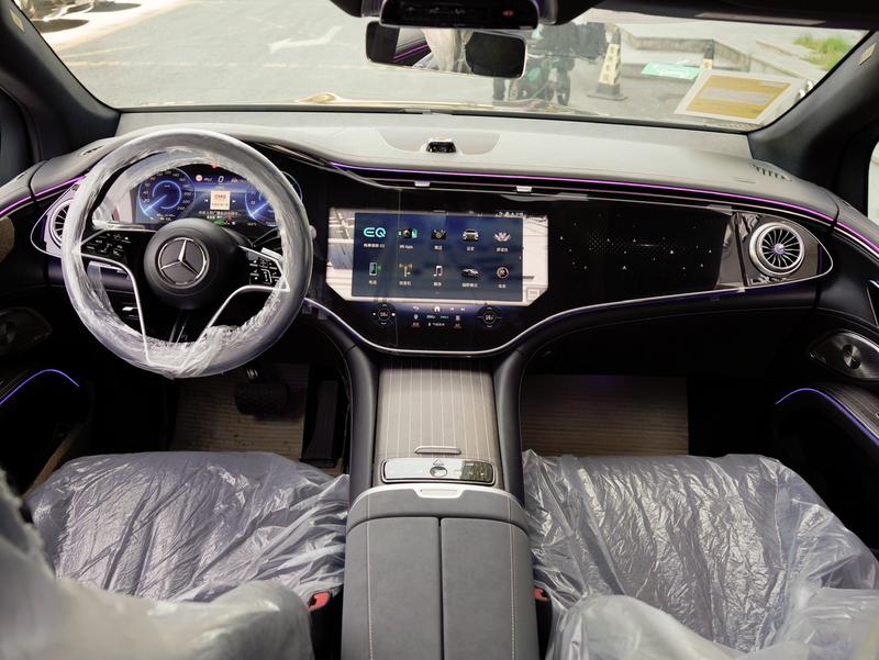 Mercedes-Benz EQS SUV, 2026 — фото 9 из 12