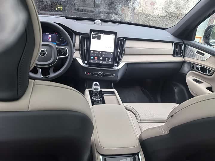 Volvo XC90 Hybrid, 2025 — фото 8 из 9