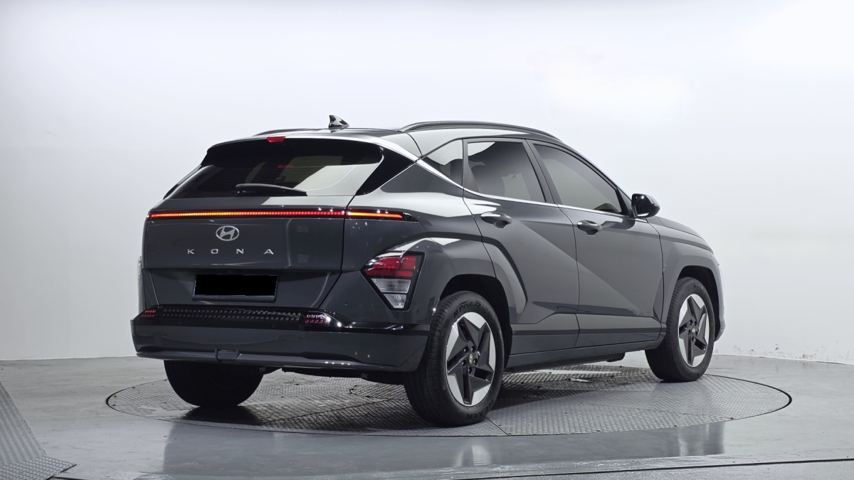 Hyundai Kona, 2023 — фото 2 из 12