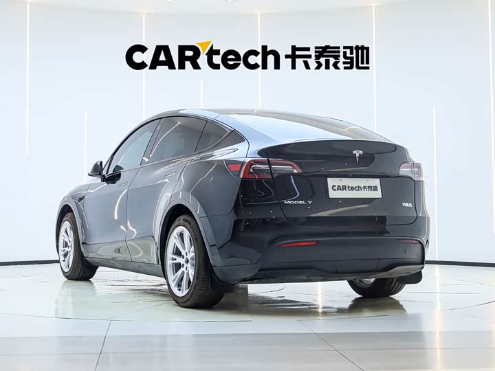 Tesla Model Y, 2023 — фото 7 из 9