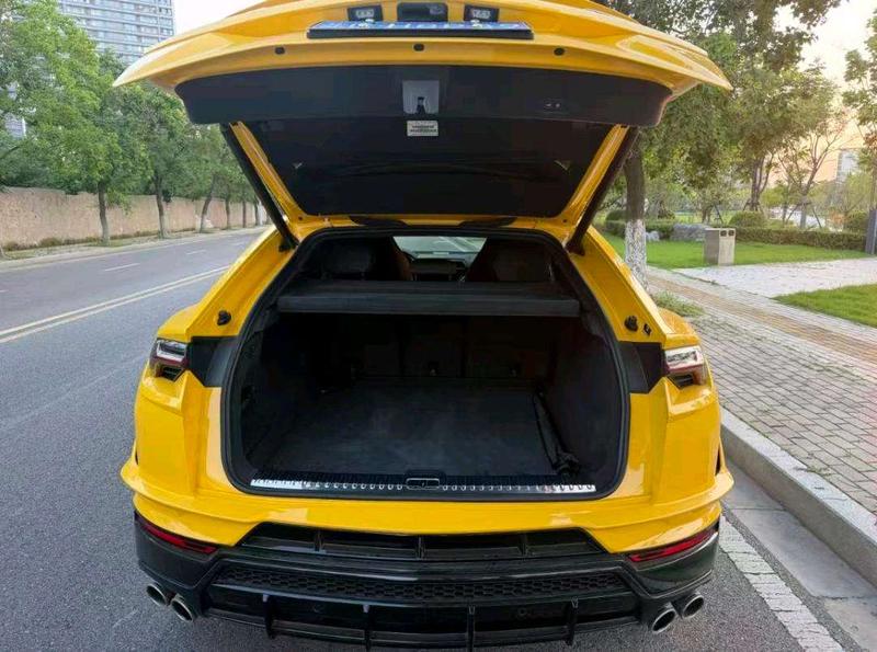 Lamborghini Urus, 2023 — фото 8 из 9