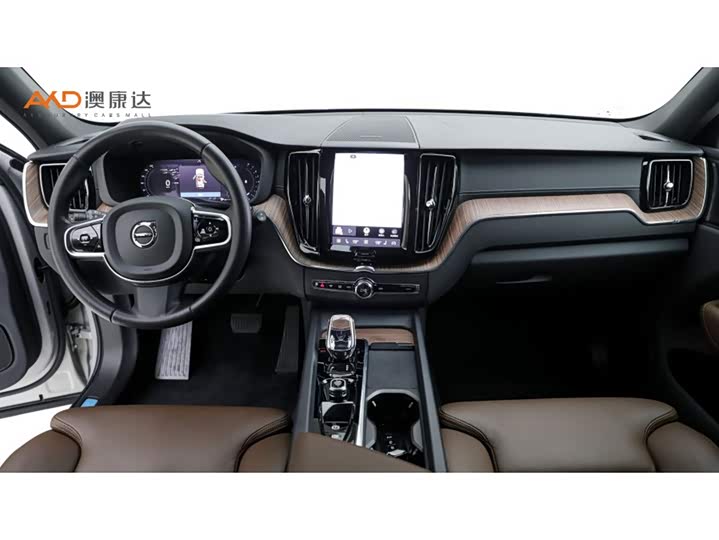 Volvo XC60, 2021 — фото 5 из 9
