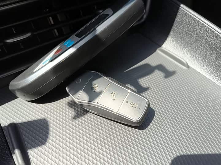 BYD Seal 05 DM-i Hybrid, 2025 — фото 9 из 9