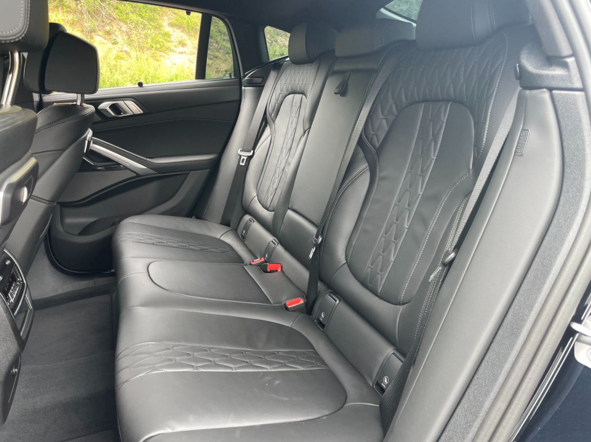 BMW X6, 2025 — фото 6 из 10