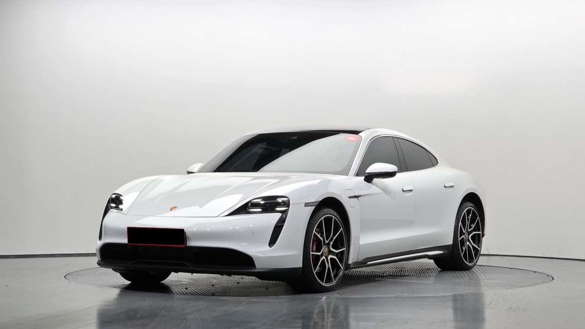 Porsche Taycan, 2023 — купить в Саранске под ключ