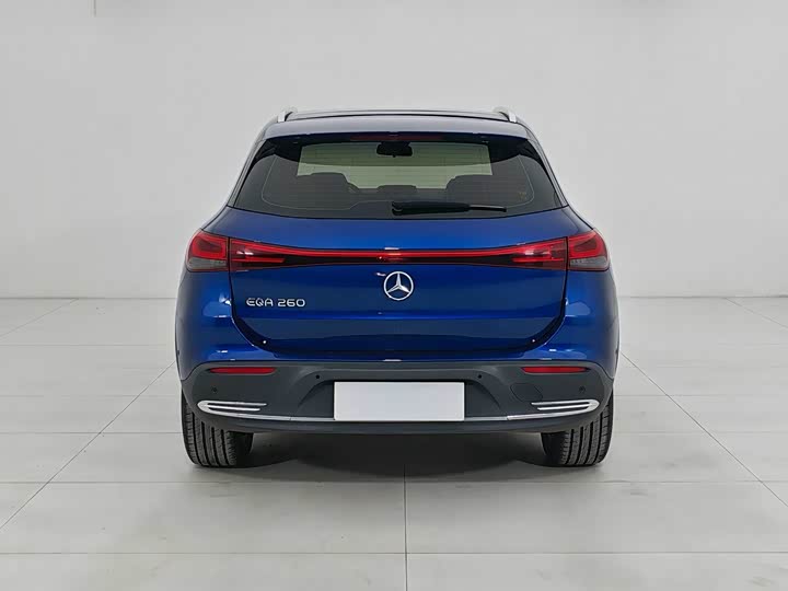 Mercedes-Benz EQA, 2023 — фото 5 из 9