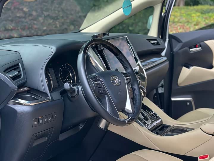 Toyota Vellfire, 2022 — фото 3 из 9