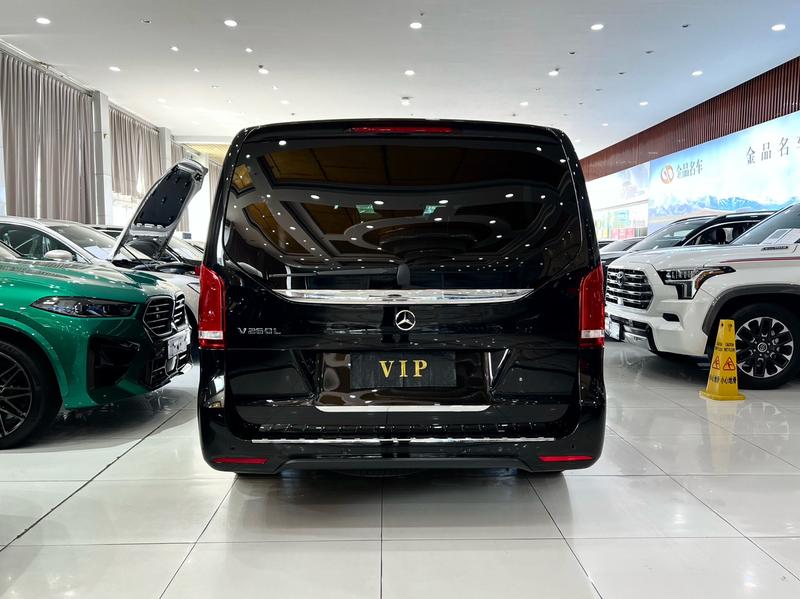 Mercedes-Benz V-Class, 2022 — фото 3 из 12