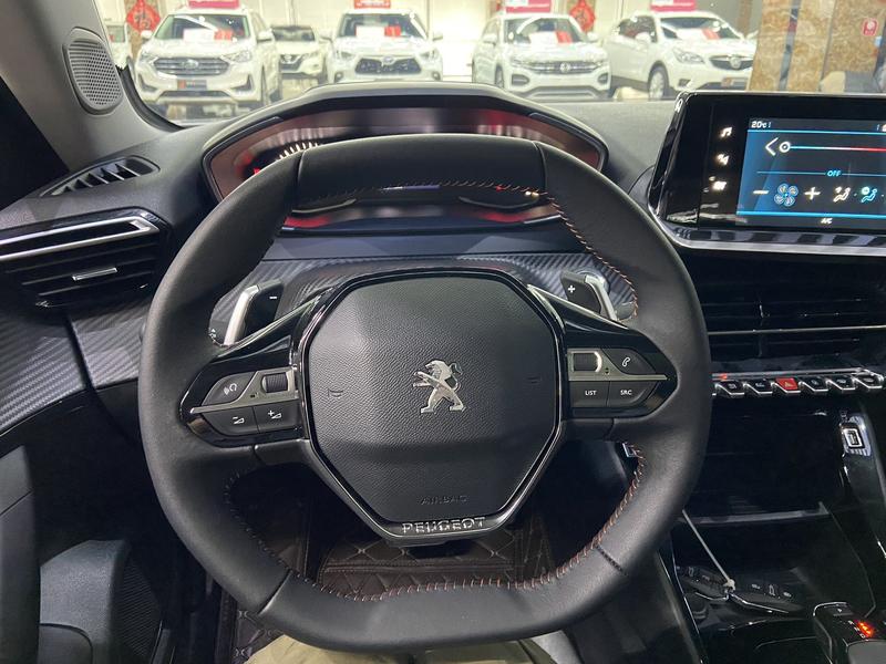 Peugeot 2008, 2023 — фото 8 из 12
