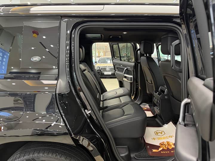 Land Rover Defender, 2024 — фото 9 из 9