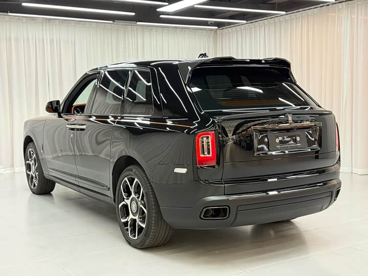 Rolls-Royce Cullinan, 2022 — фото 5 из 9