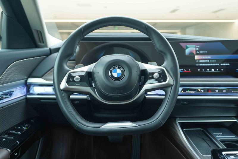 BMW 7 Series, 2024 — фото 9 из 12