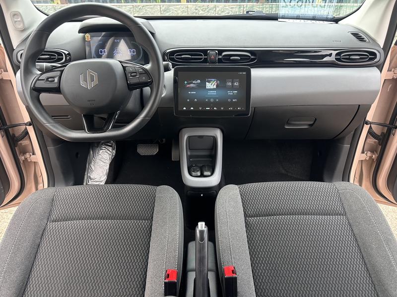 Leapmotor T03, 2022 — фото 7 из 11