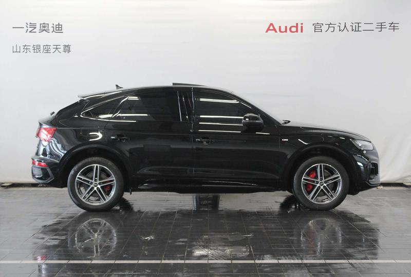 Audi Q5L Sportback, 2024 — фото 5 из 12