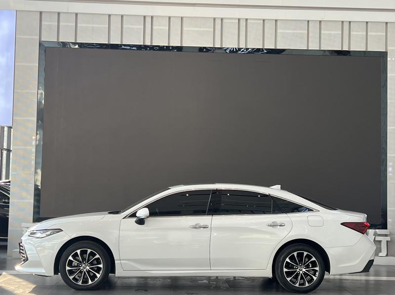Toyota Avalon, 2023 — фото 4 из 12
