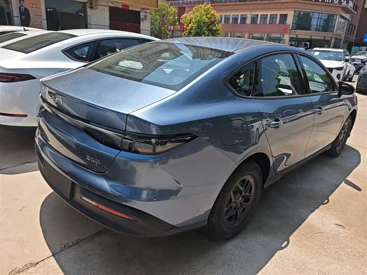 BYD Seal 05 DM-i Hybrid, 2026 — фото 7 из 9