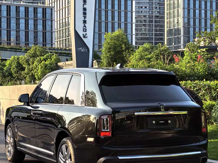 Rolls-Royce Cullinan, 2021 — фото 5 из 9