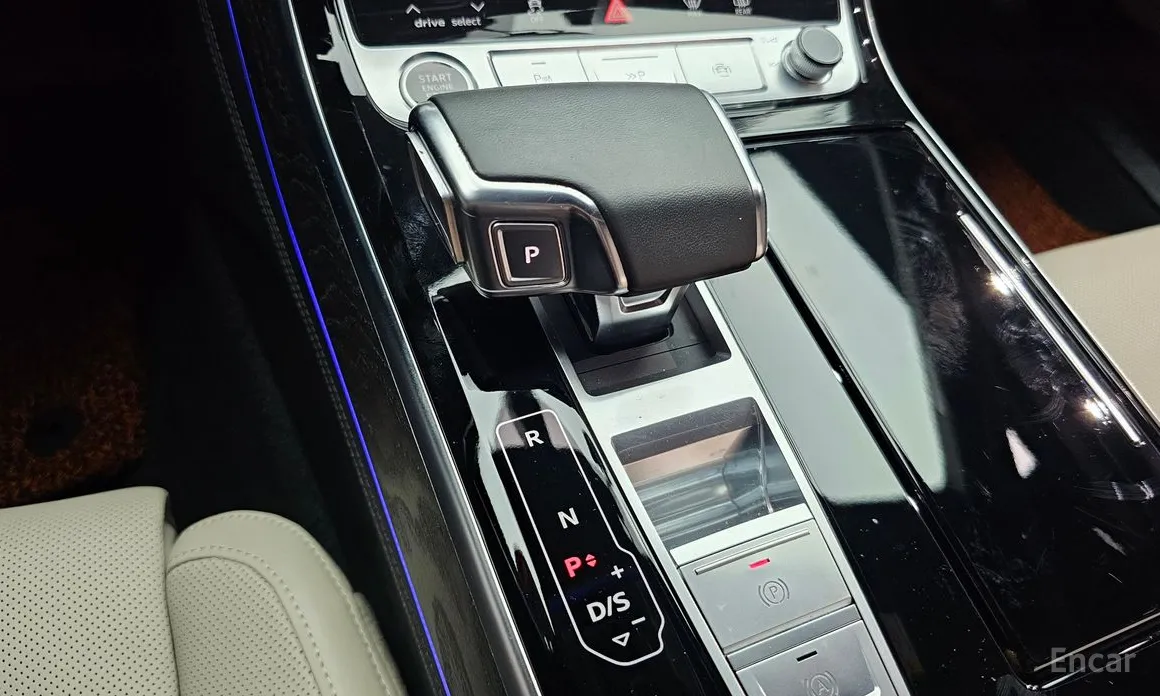 Audi A8, 2022 — фото 9 из 12