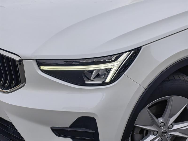 Volvo XC40, 2023 — фото 2 из 8