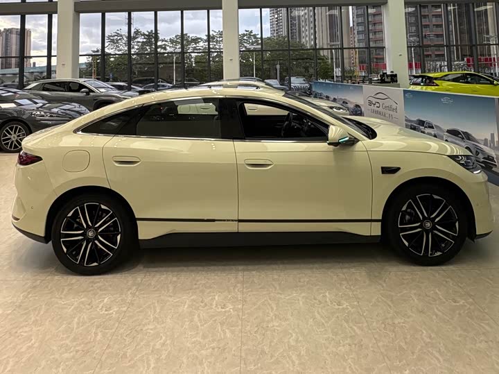 BYD Qin L, 2025 — фото 3 из 9