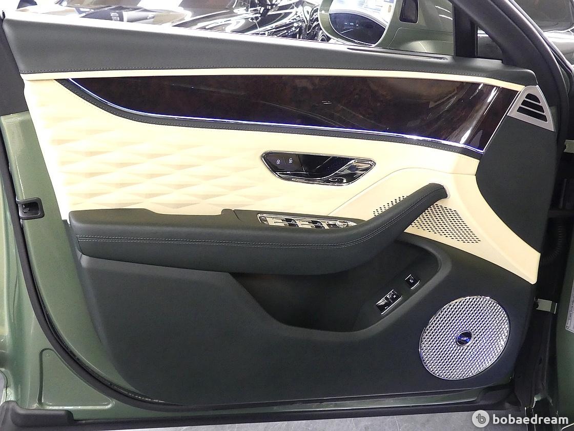 Bentley Flying Spur, 2022 — фото 10 из 12