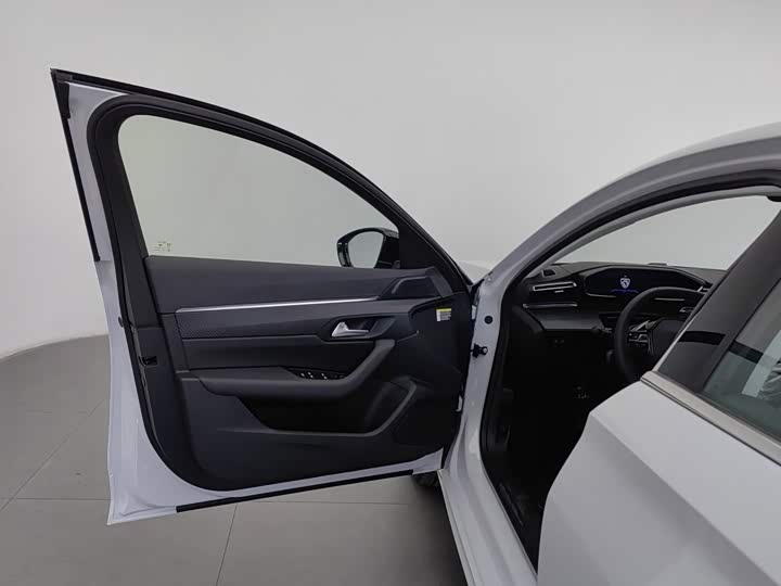 Peugeot 508, 2026 — фото 8 из 9
