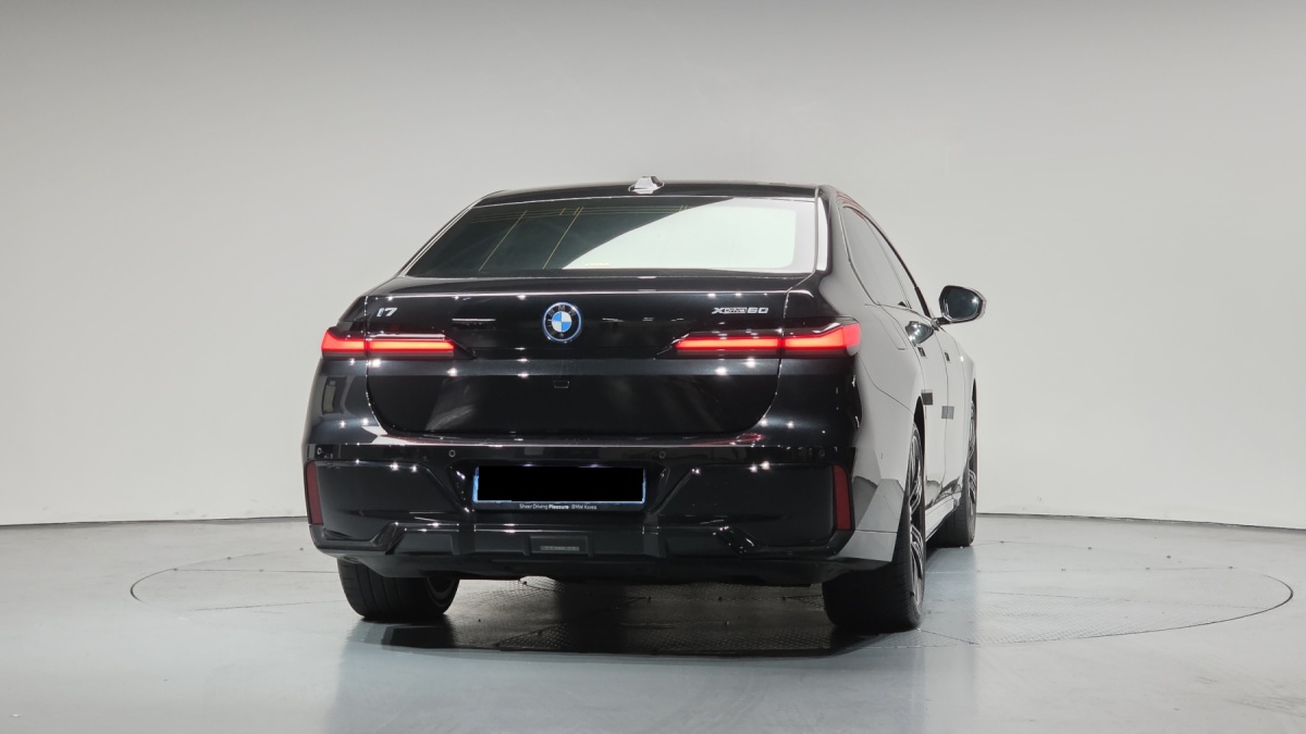 BMW i7, 2024 — фото 4 из 12