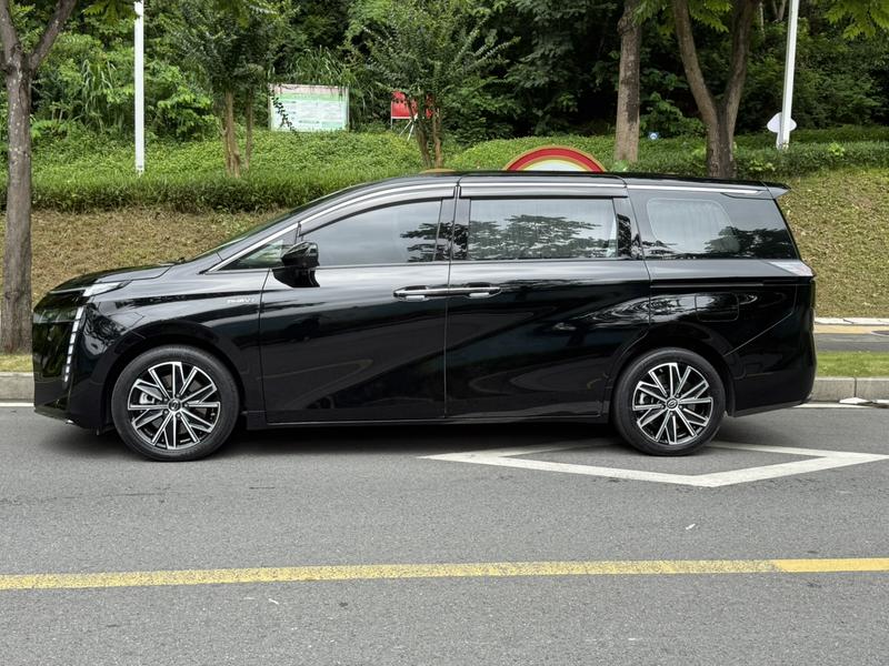 GAC Trumpchi E8, 2023 — фото 3 из 12