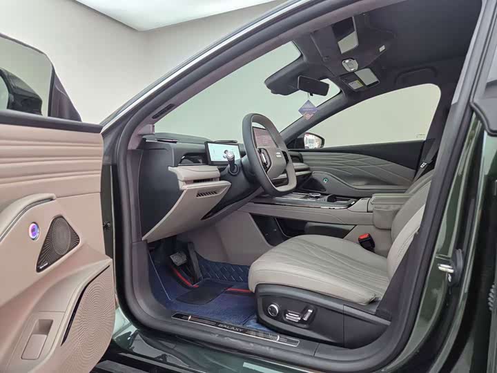 Geely Galaxy Starshine 8 EM-i, 2025 — фото 7 из 9
