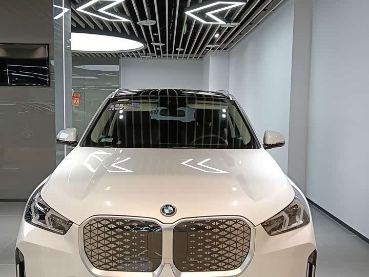 BMW iX1, 2025 — фото 2 из 9