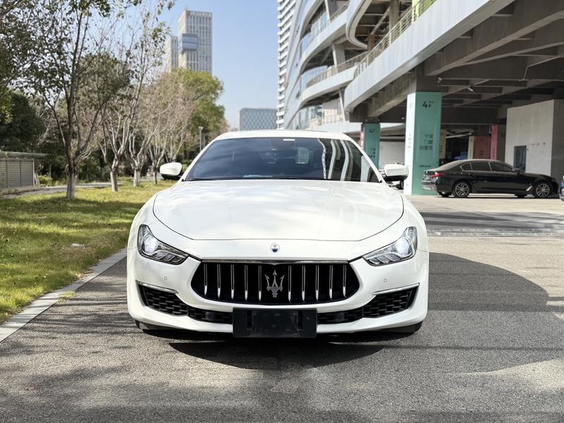 Maserati Ghibli, 2021 — фото 2 из 12