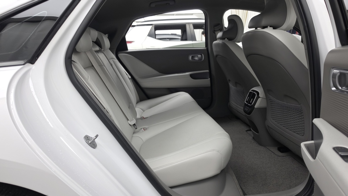 Hyundai Ioniq 6, 2024 — фото 11 из 12