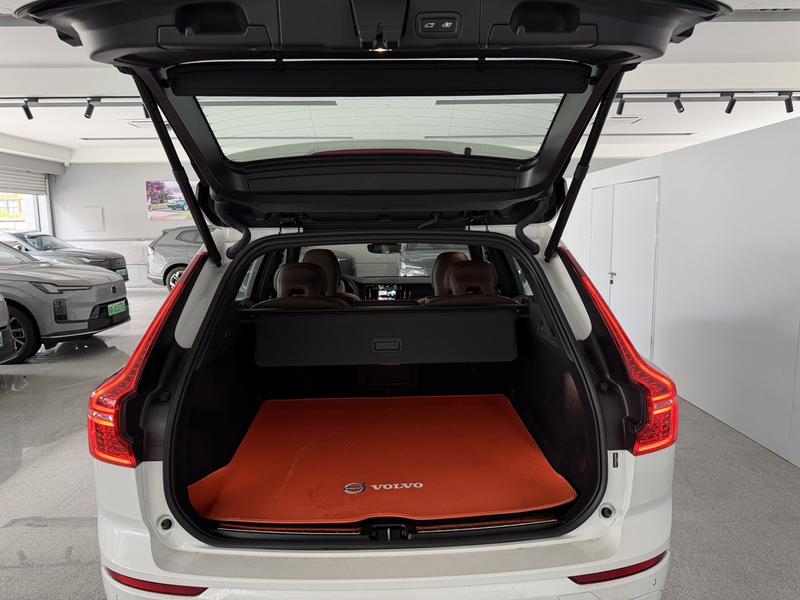 Volvo XC60, 2024 — фото 12 из 12