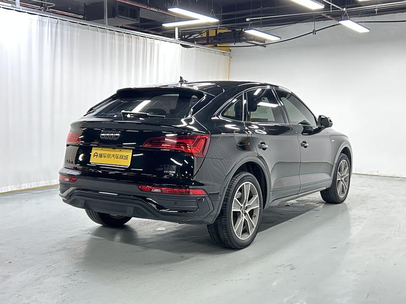 Audi Q5L Sportback, 2023 — фото 7 из 12