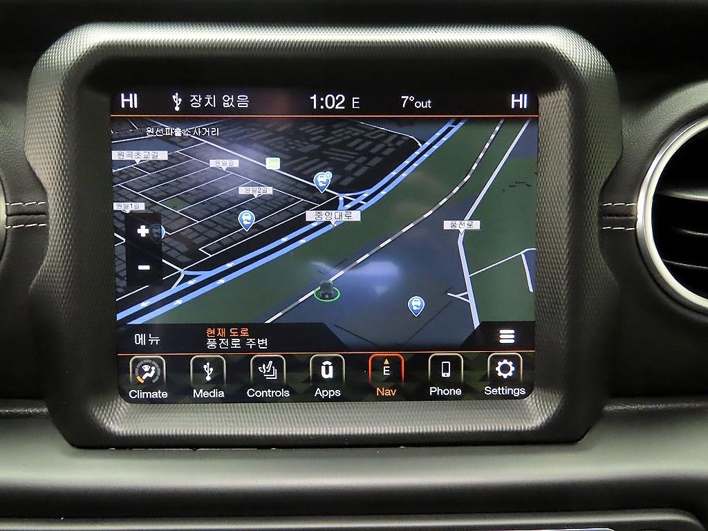 Jeep Wrangler, 2022 — фото 8 из 12