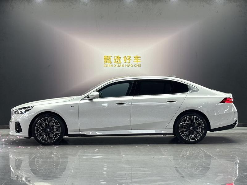 BMW 5 Series, 2025 — фото 3 из 9