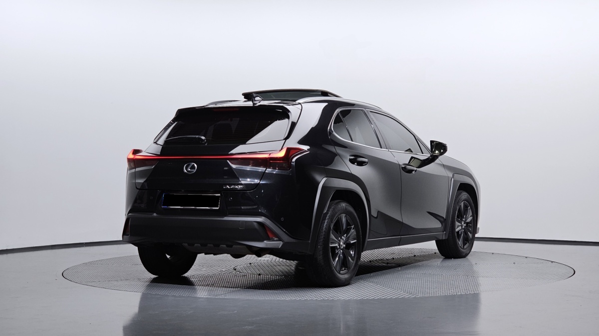 Lexus UX, 2023 — фото 2 из 12